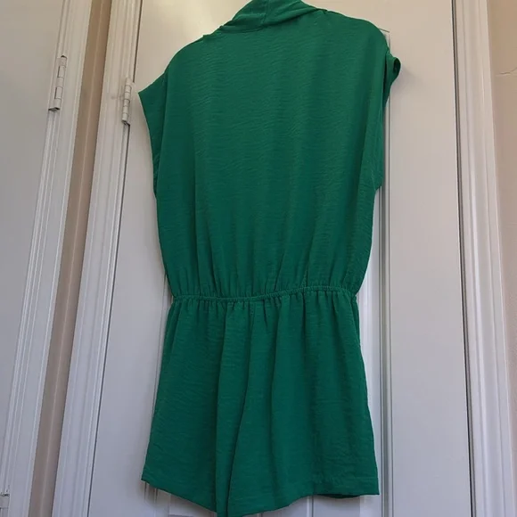 New Flawless Green Sleeveless Romper Size M - Picture 6 of 9